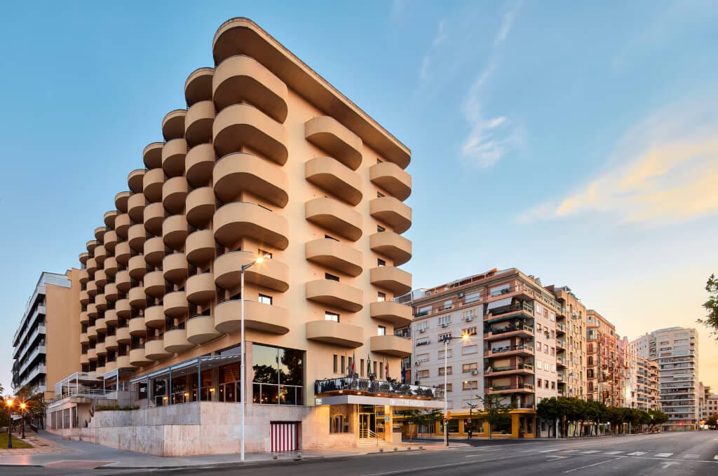 https://congresonautico.com/wp-content/uploads/2026/02/NH_Luz_Huelva_edificio.jpg
